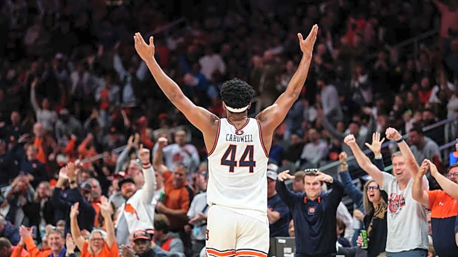 Auburn to Face Chattanooga in Holiday Hoopsgiving