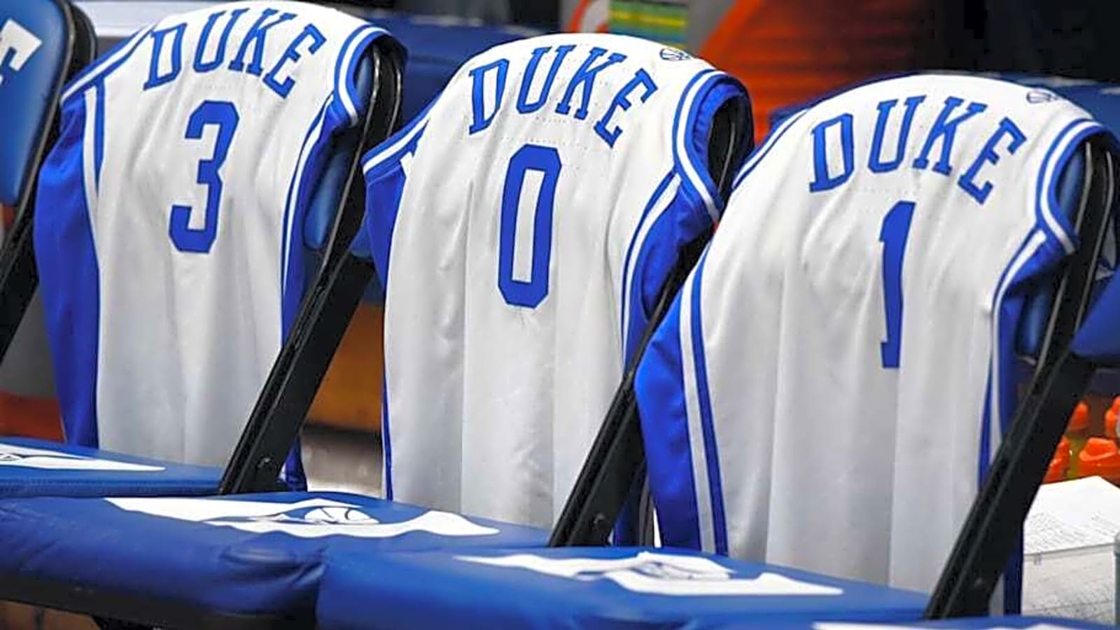Top-Shelf Transfer Shows Off Duke Basketball Jersey During Visit