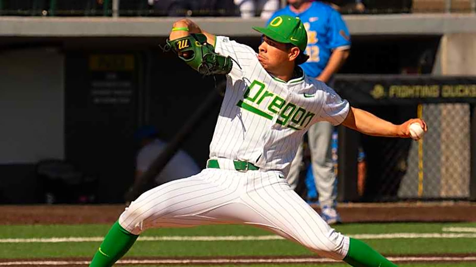 LSU Baseball Linked to Highly-Touted Big Ten Transfer Pitcher, Oregon Ducks Southpaw