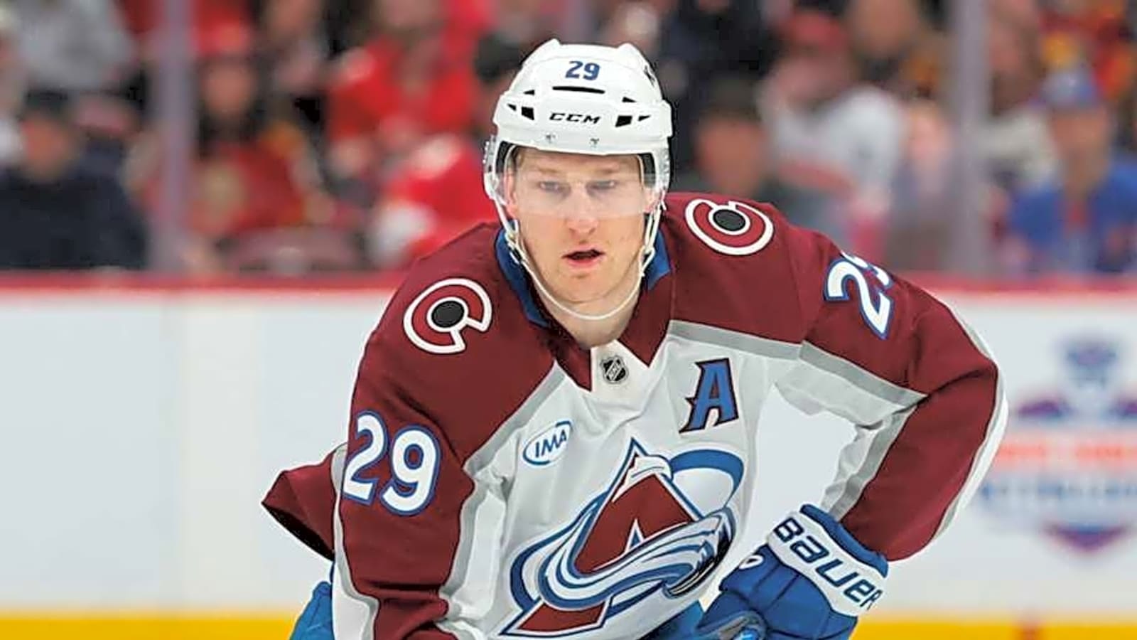 Avalanche's Nathan MacKinnon Achieves Rare Feat in NHL Scoring Race
