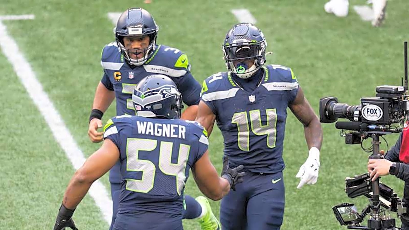 Russell Wilson, Bobby Wagner drafted top-3 in PFF&#39;s 2012 redraft