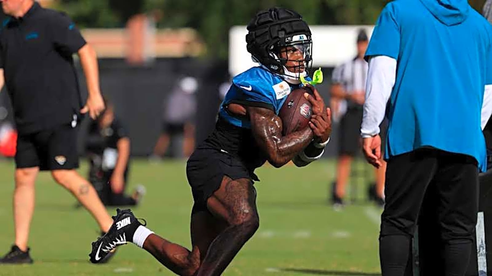 Jaguars&#39; Liam Coen Reveals First Impressions of Tank Bigsby