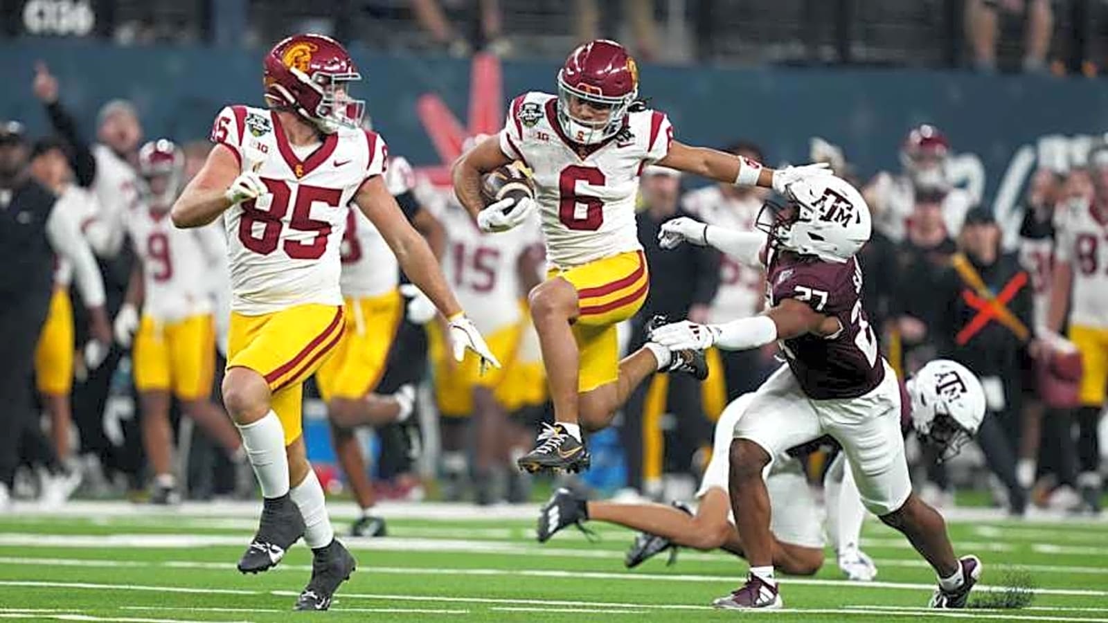 USC Trojans Get Positive College Football Playoff Prediction Amid Negativity
