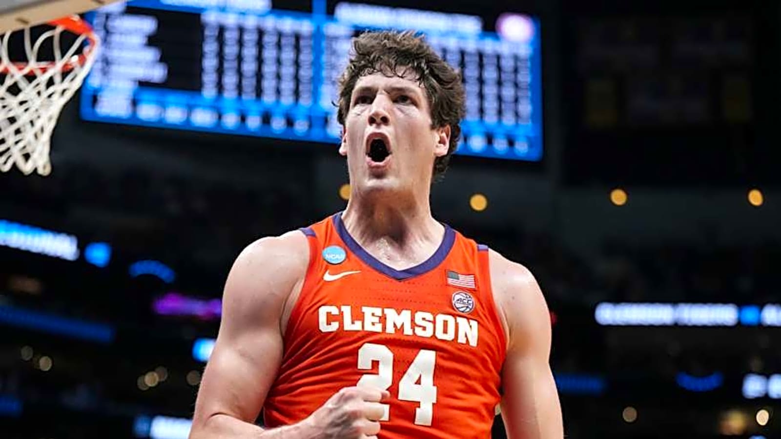 Memphis Grizzlies Sign Former Clemson Tiger Center