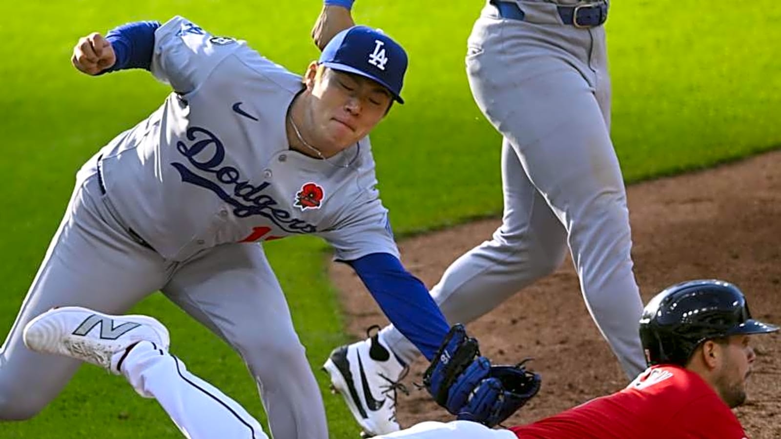 Dodgers’ Yoshinobu Yamamoto Suffered ‘Hip Issue’ in Monday’s Start