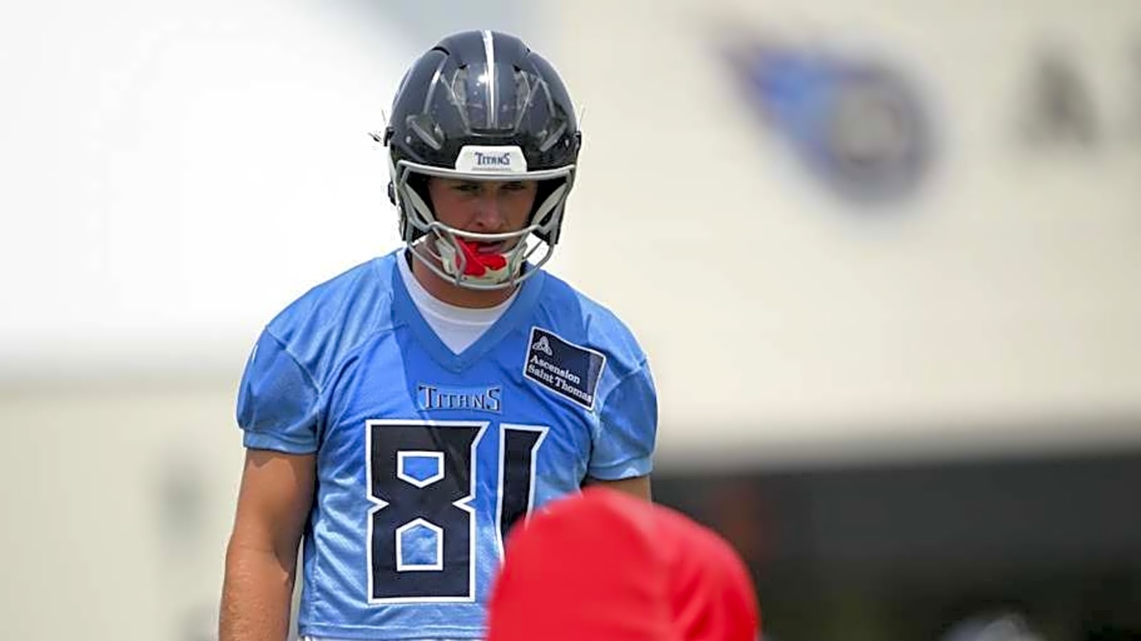 Analyst Urges Titans Trade With Dolphins
