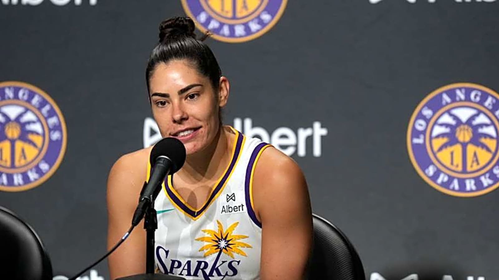 Sparks’ Kelsey Plum Calls Out Fans for Camping Outside Team Hotel