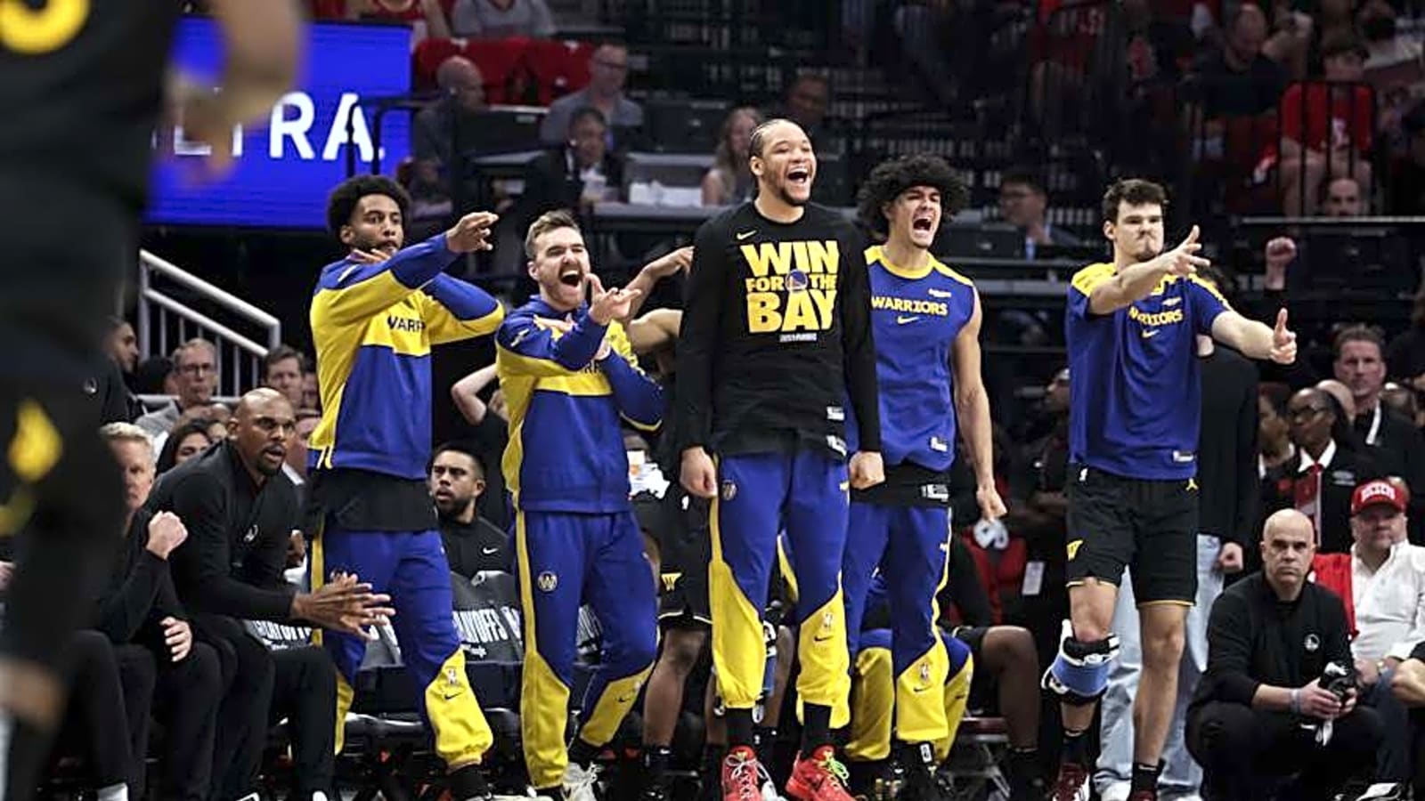 Los Angeles Lakers Sign Warriors Summer League Player