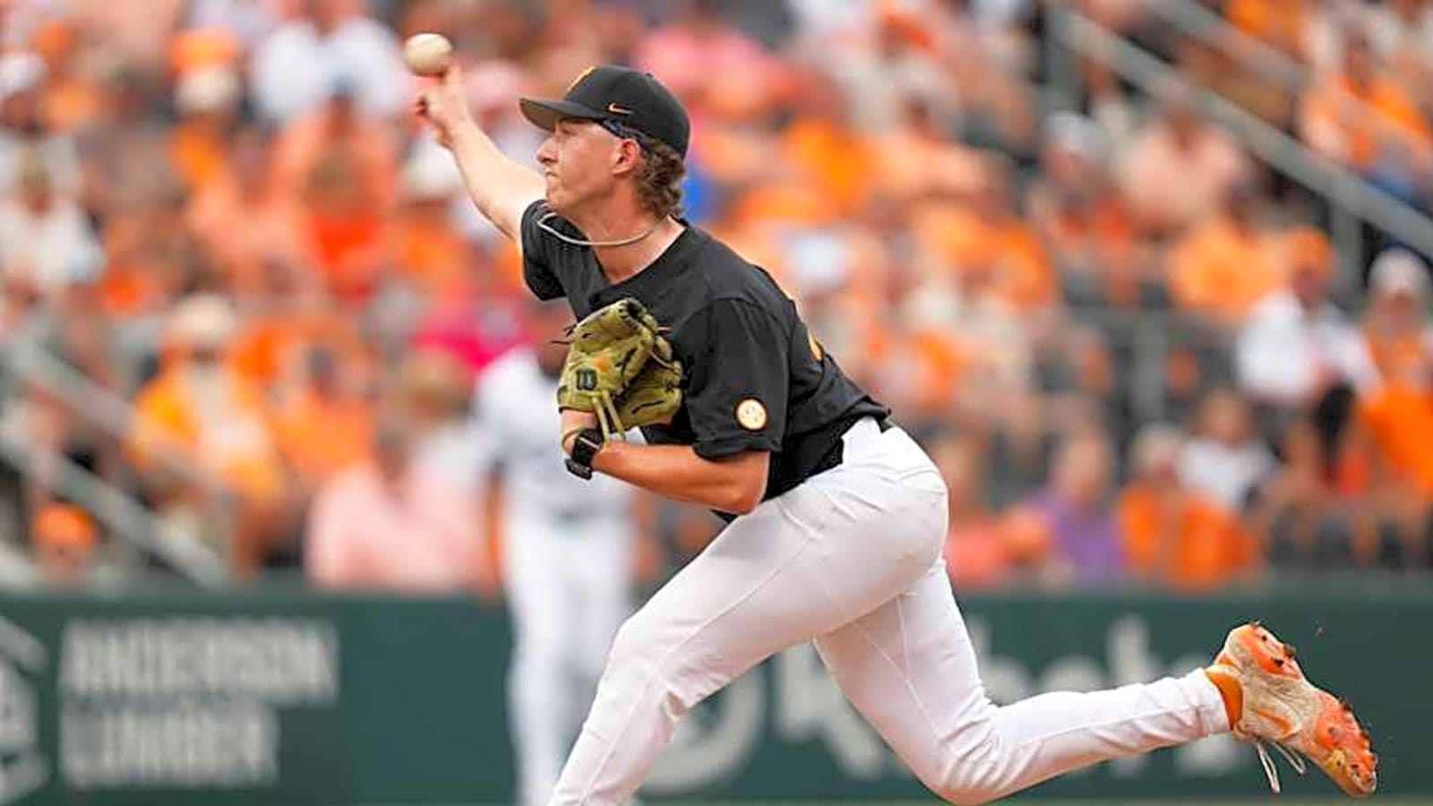 Tennessee vs Arkansas - Razorbacks and Vols Battle for Massive Final Series