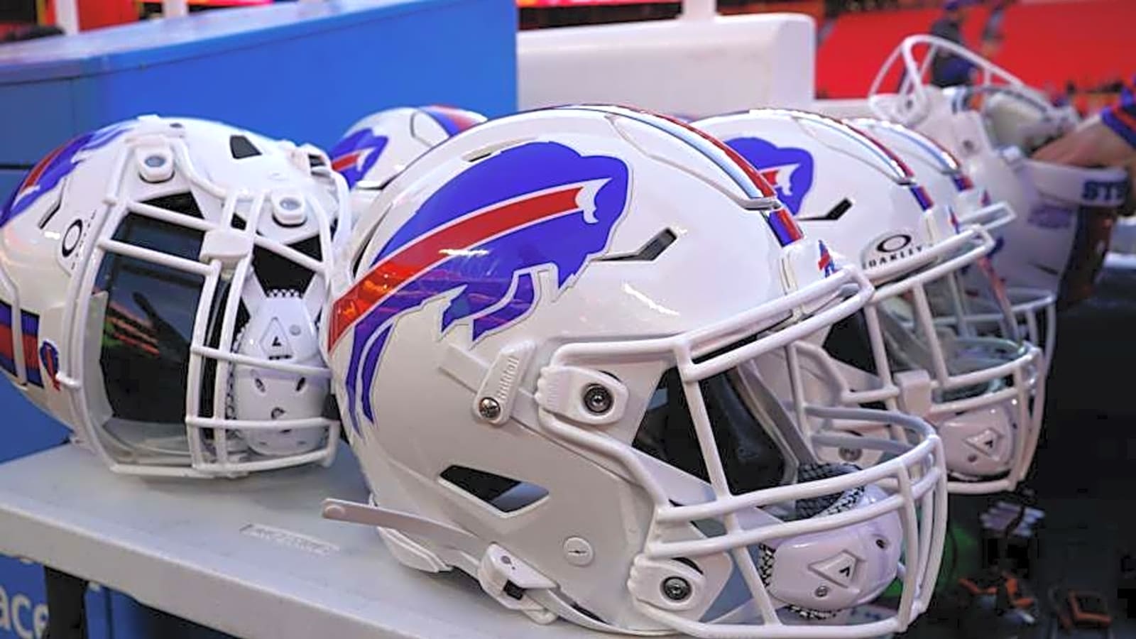 Eagles Linked To Polarizing 8-Time Pro Bowler