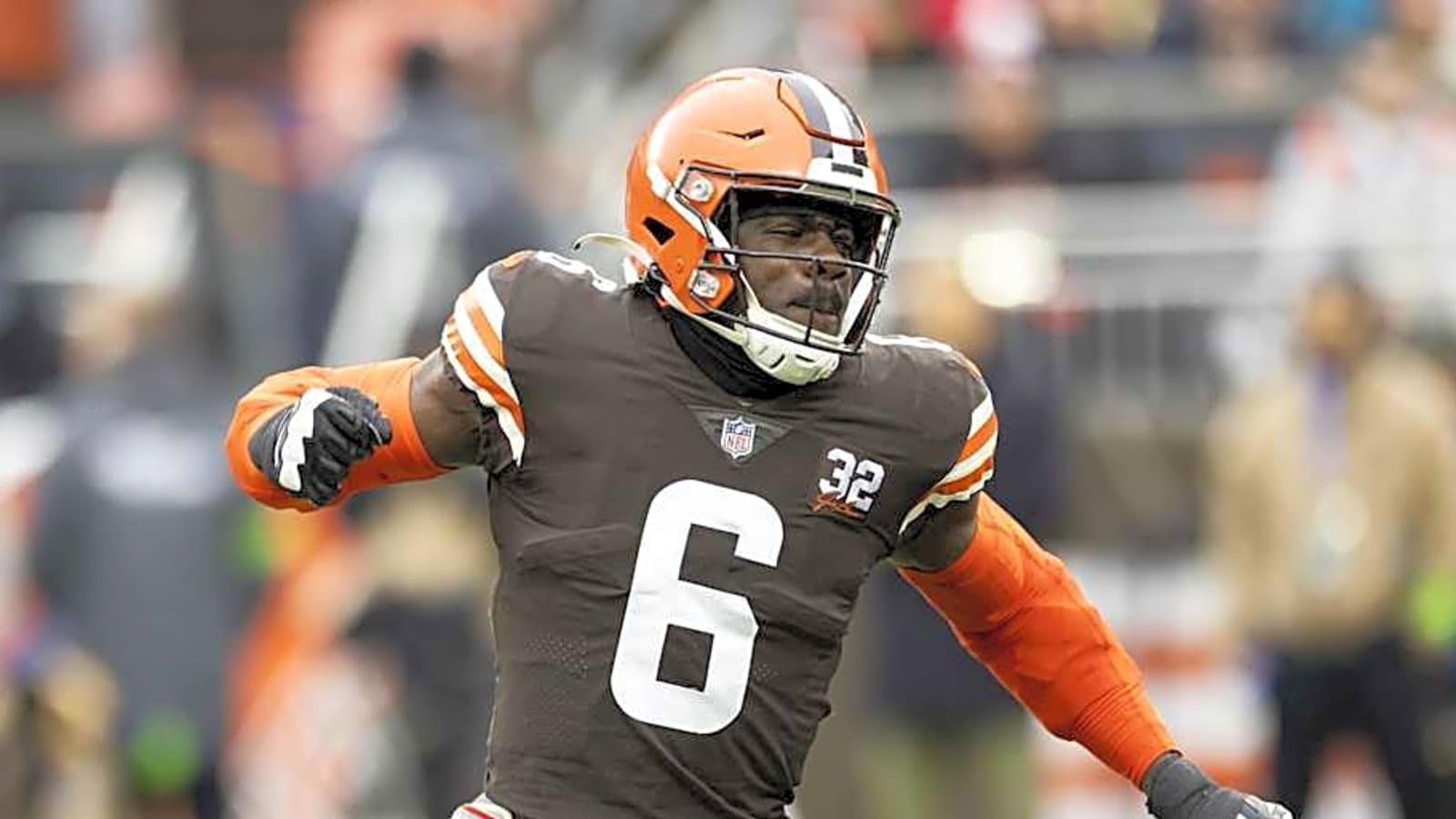 Buccaneers land Browns linebacker in PFF’s 2021 redraft