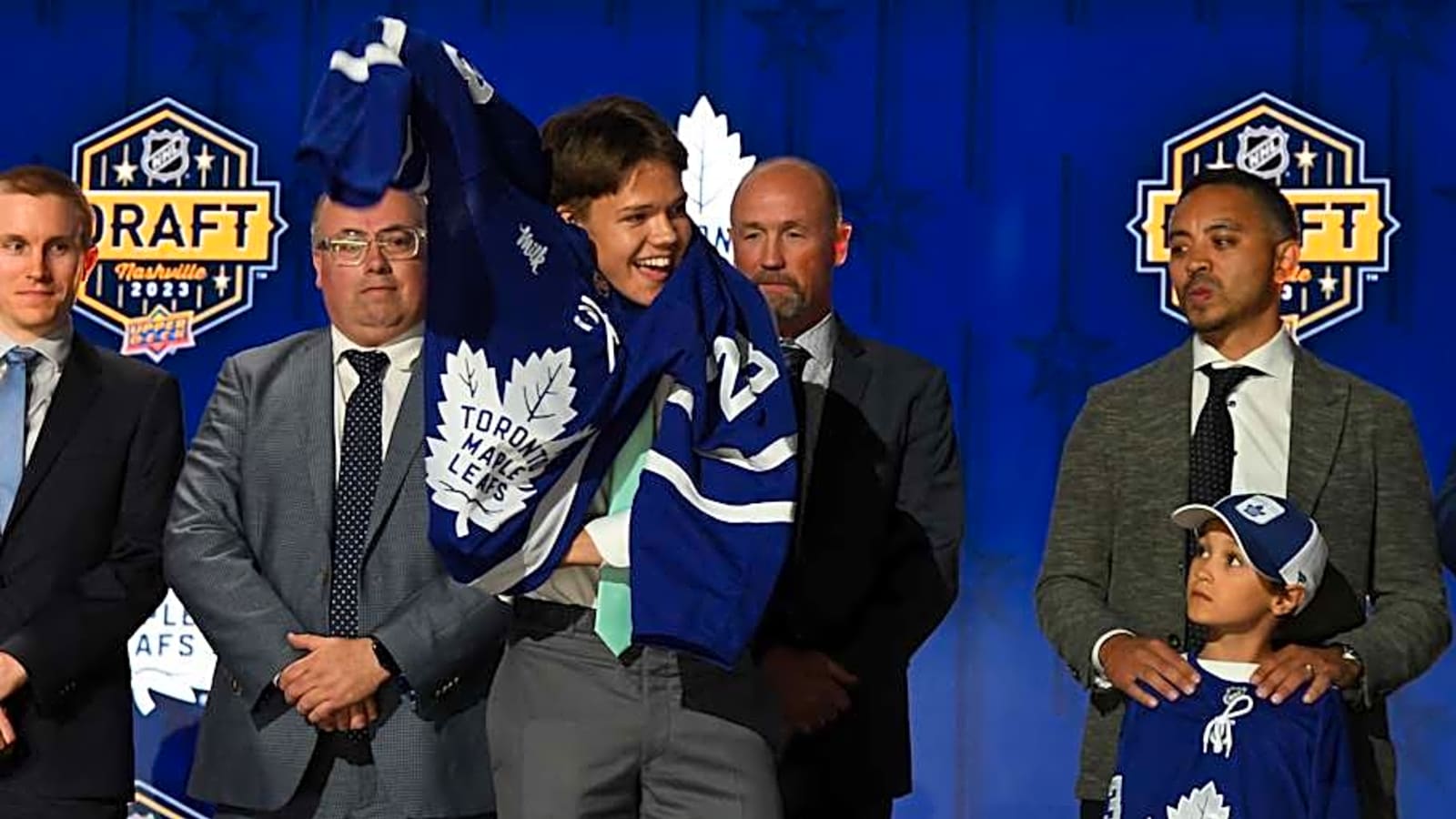 Could Easton Cowan Replace Leafs&#39; Mitch Marner?