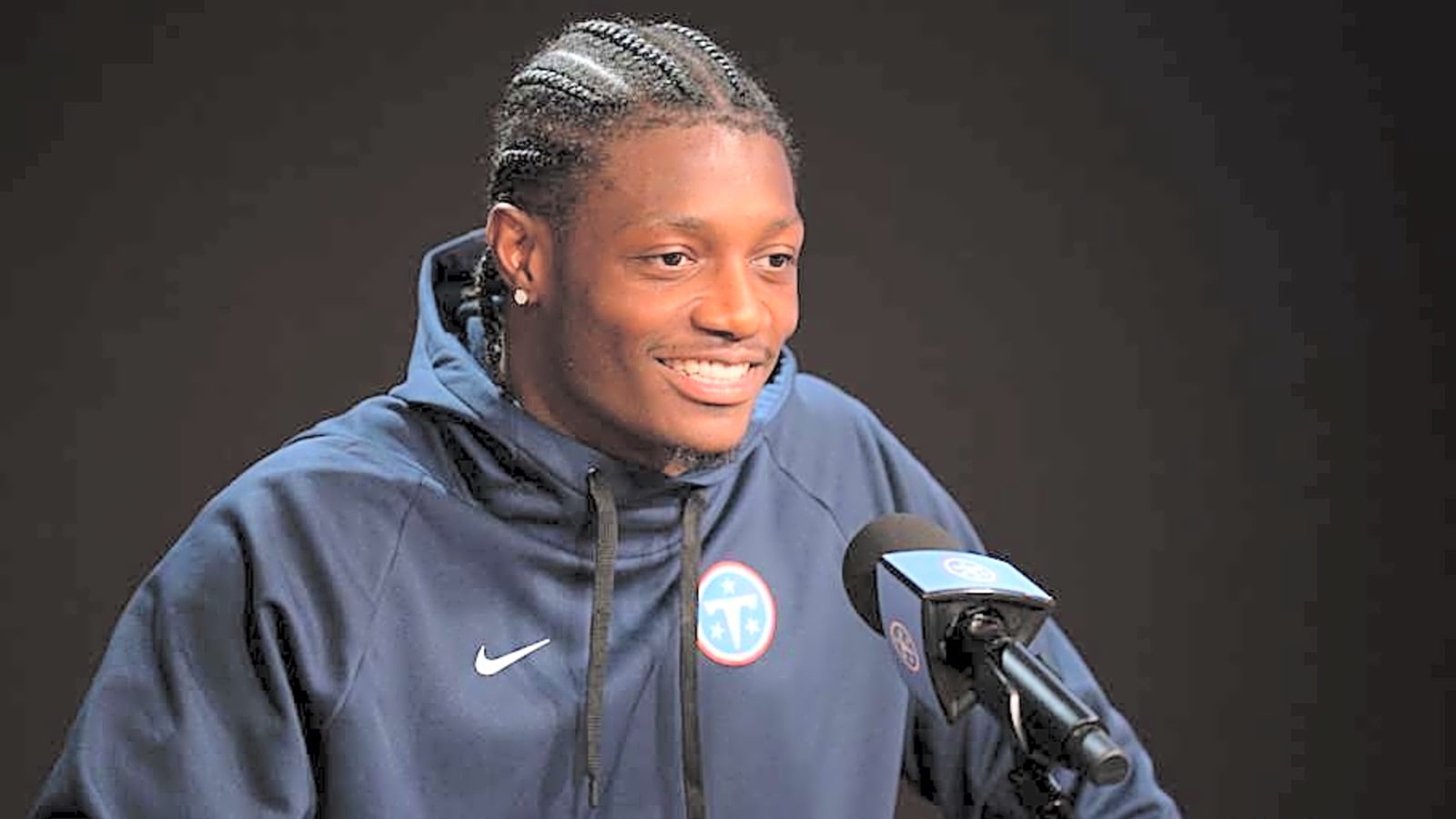 Titans Provide First Look at Exciting New WR Duo