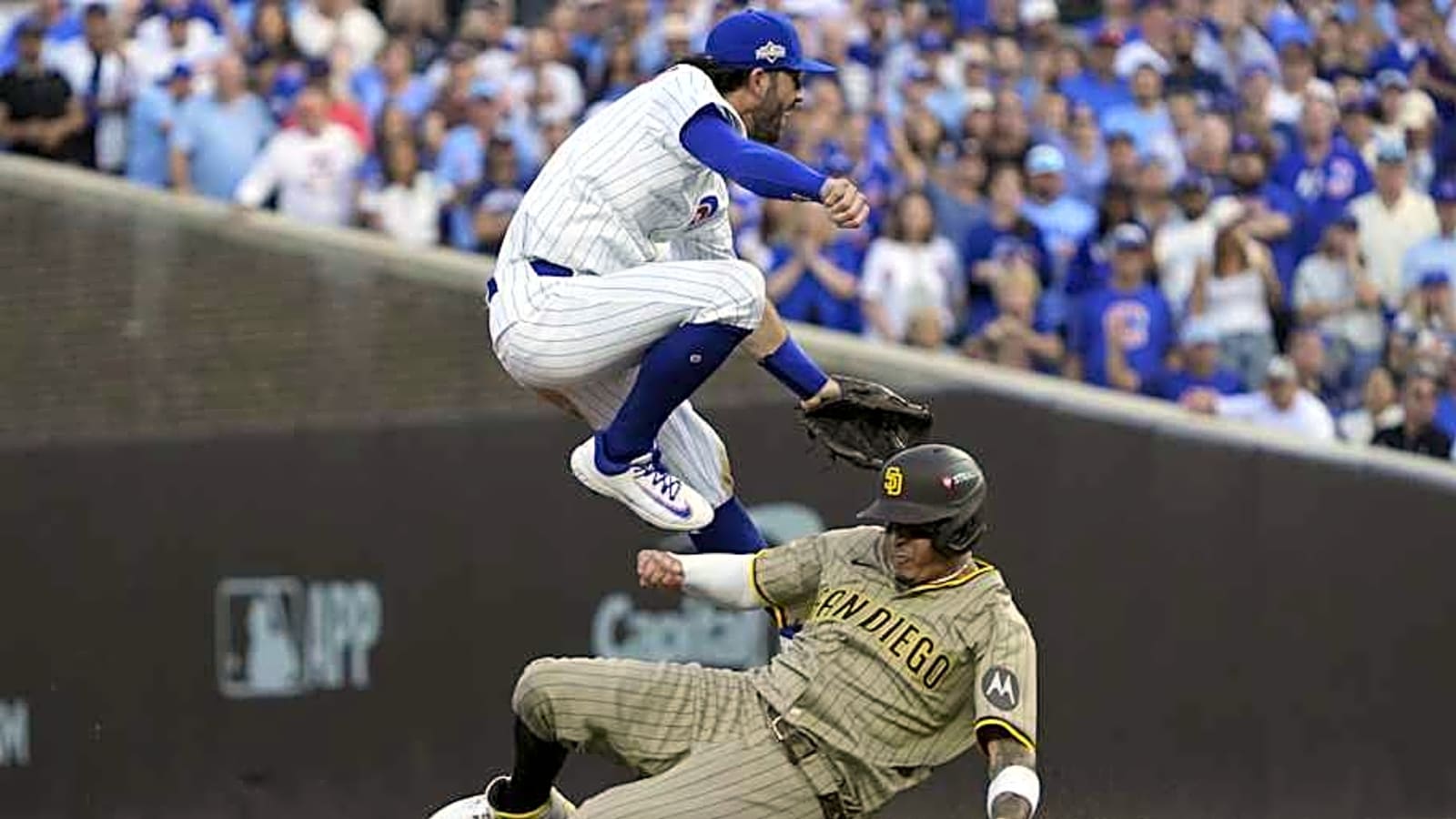 Manny Machado Wants Padres to Bring Back Key Free Agents