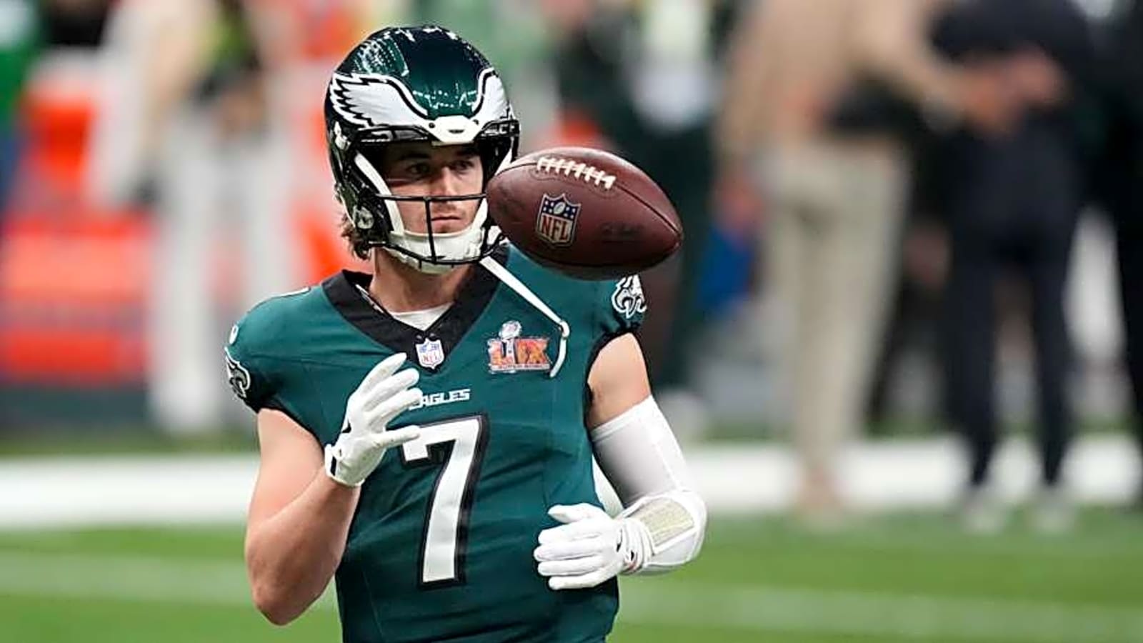 Former Eagles Backup Quarterback Gets Love From Hall Of Famer, Rips Steelers