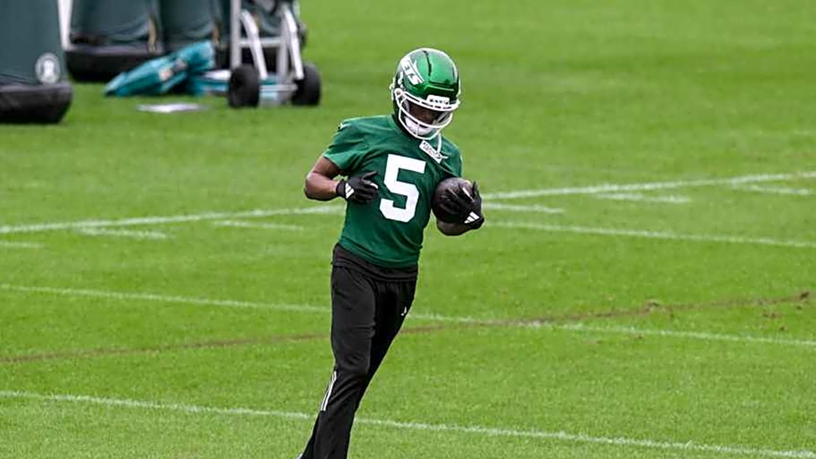 Jets&#39; Garrett Wilson Snubbed From Top 100, 15 WRs Made Cut