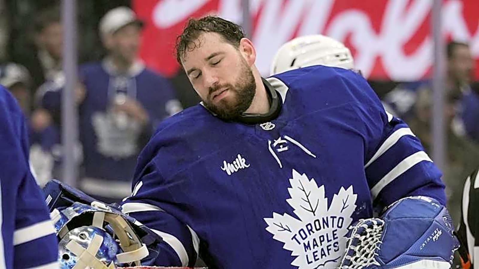 Maple Leafs Coach Gives Troubling Update on Injured Goalie