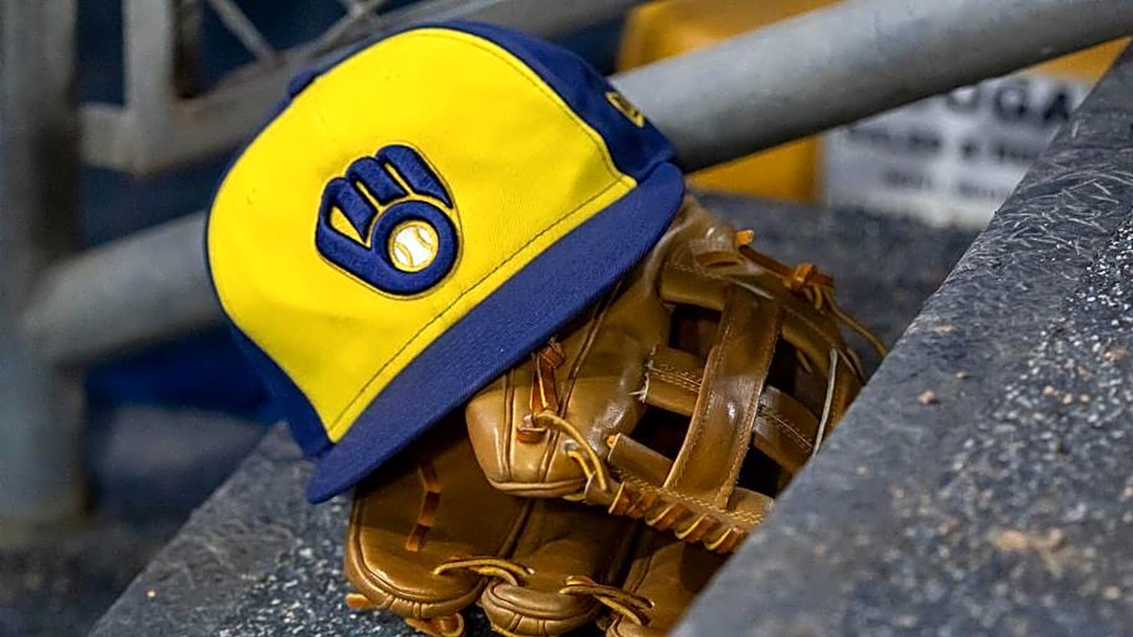Brewers Officially Sign Ex-Padres Pitching Prospect After Release
