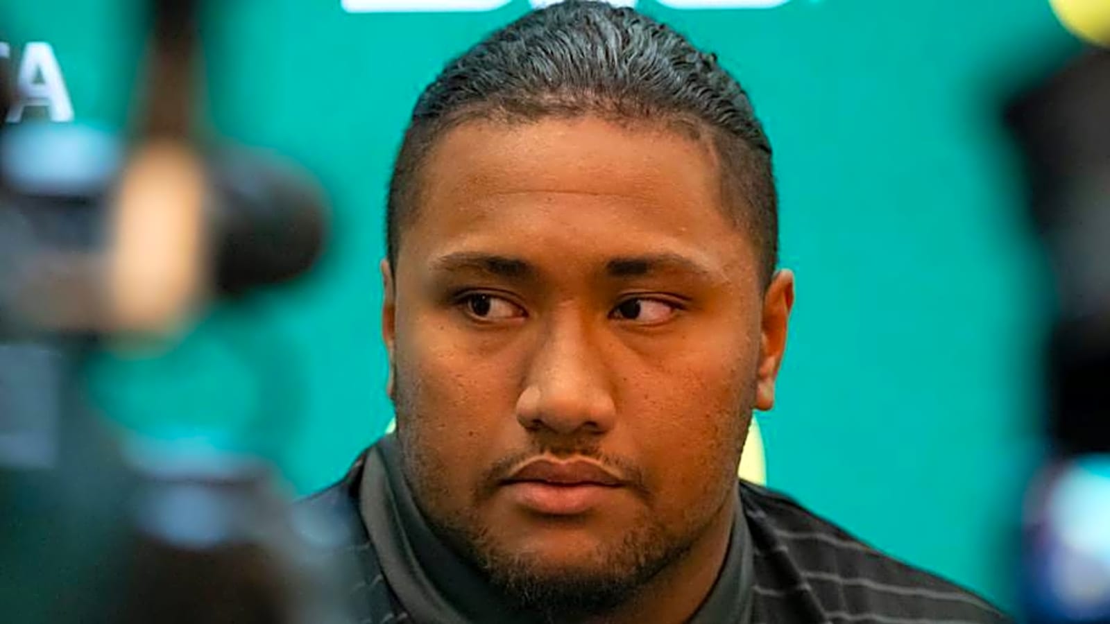 Oregon Ducks Center Iapani Laloulu Gets Candid On Offensive Line Transition