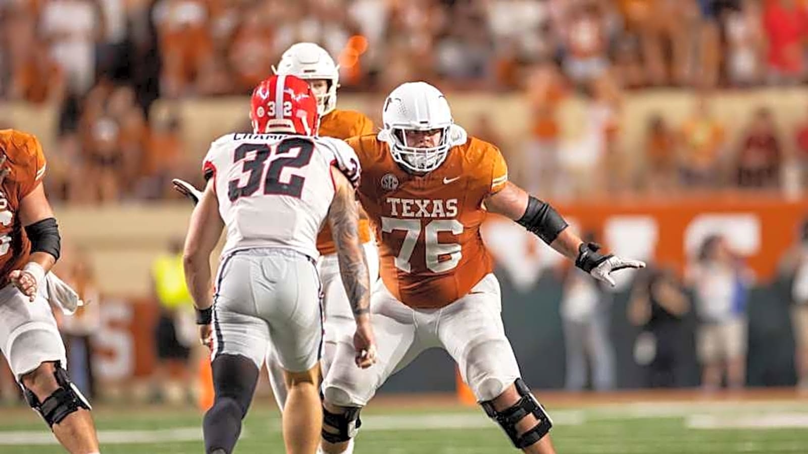 Texas Longhorns Four-Star OL Target Sets Commitment Date