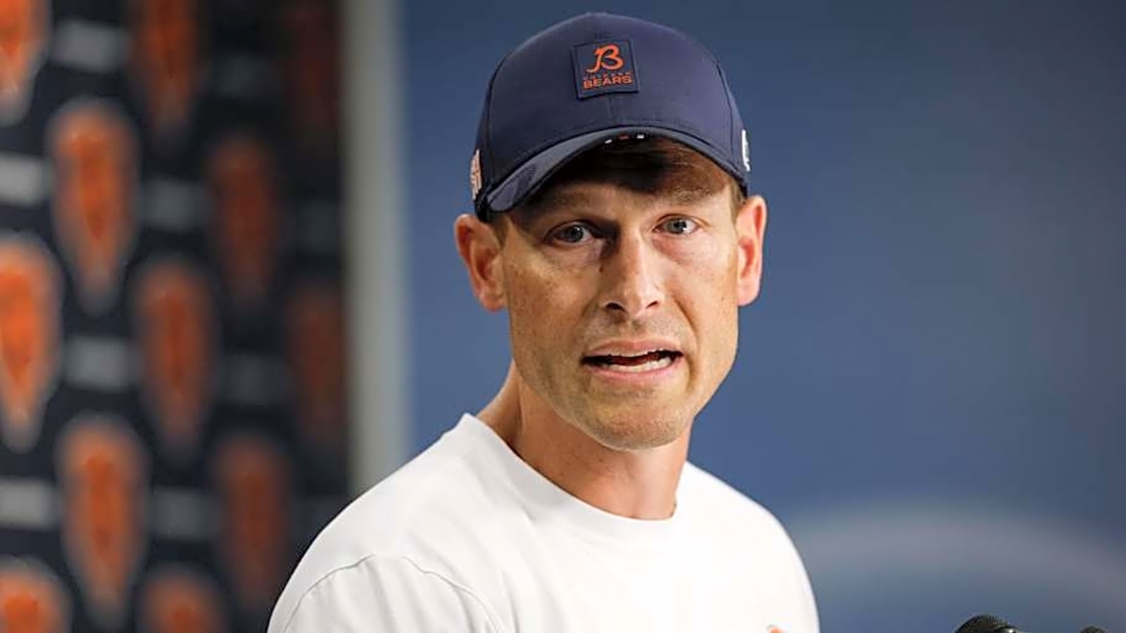 Chicago Bears under pressure to resolve left tackle dilemma quickly