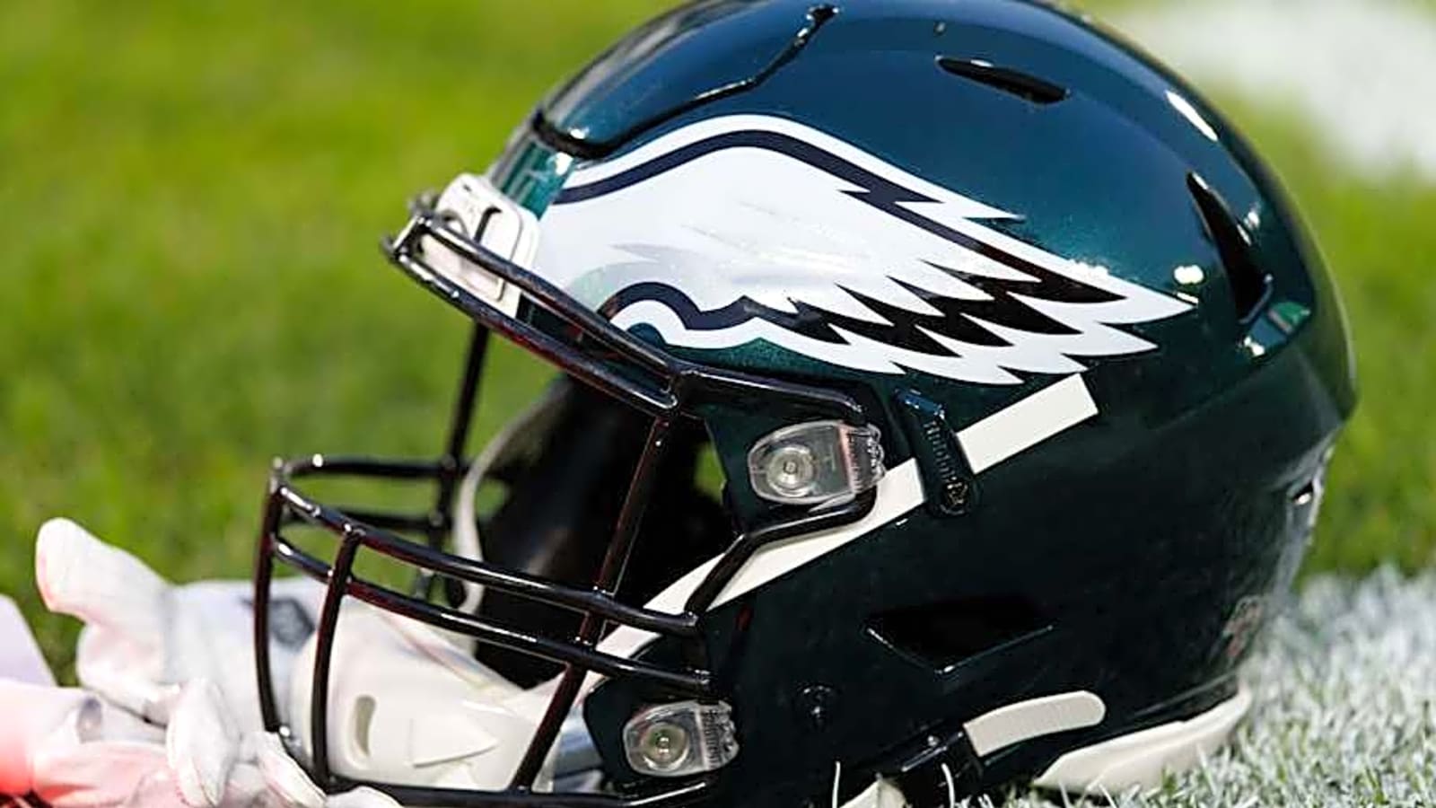 Jets Could Give Second Chance To Eagles Super Bowl Champion