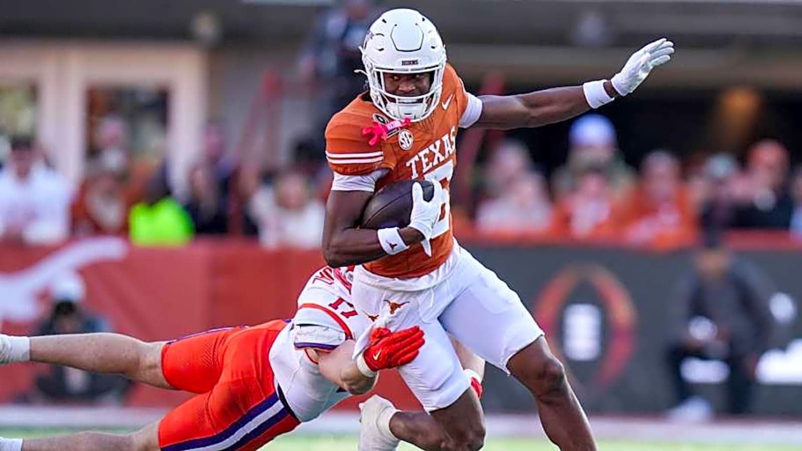 Texas Longhorns WR Ryan Wingo Hosts Youth Football Camp in St. Louis