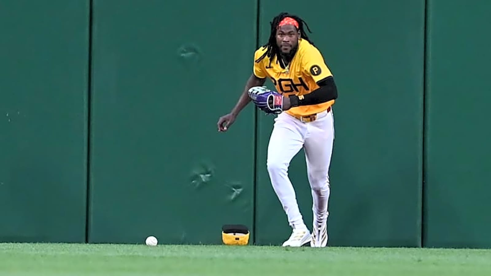 Pirates&#39; Oneil Cruz Addresses Egregious Fielding Mistake