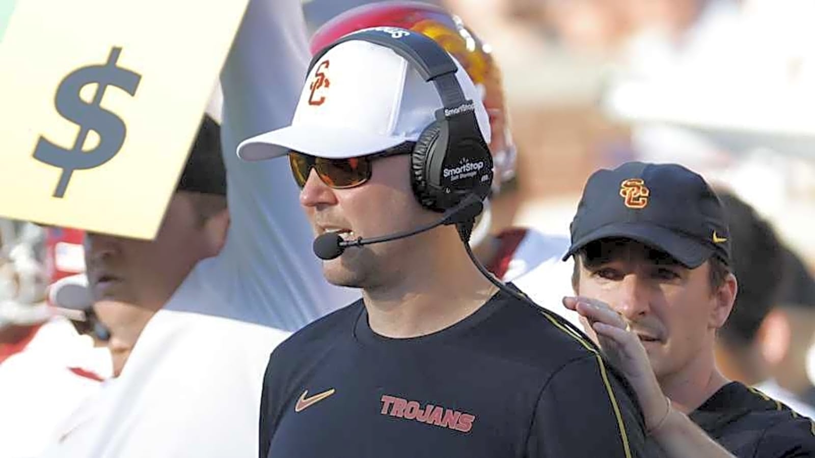 USC Trojans&#39; Eric Gentry Describes Biggest Differences in Defensive Line