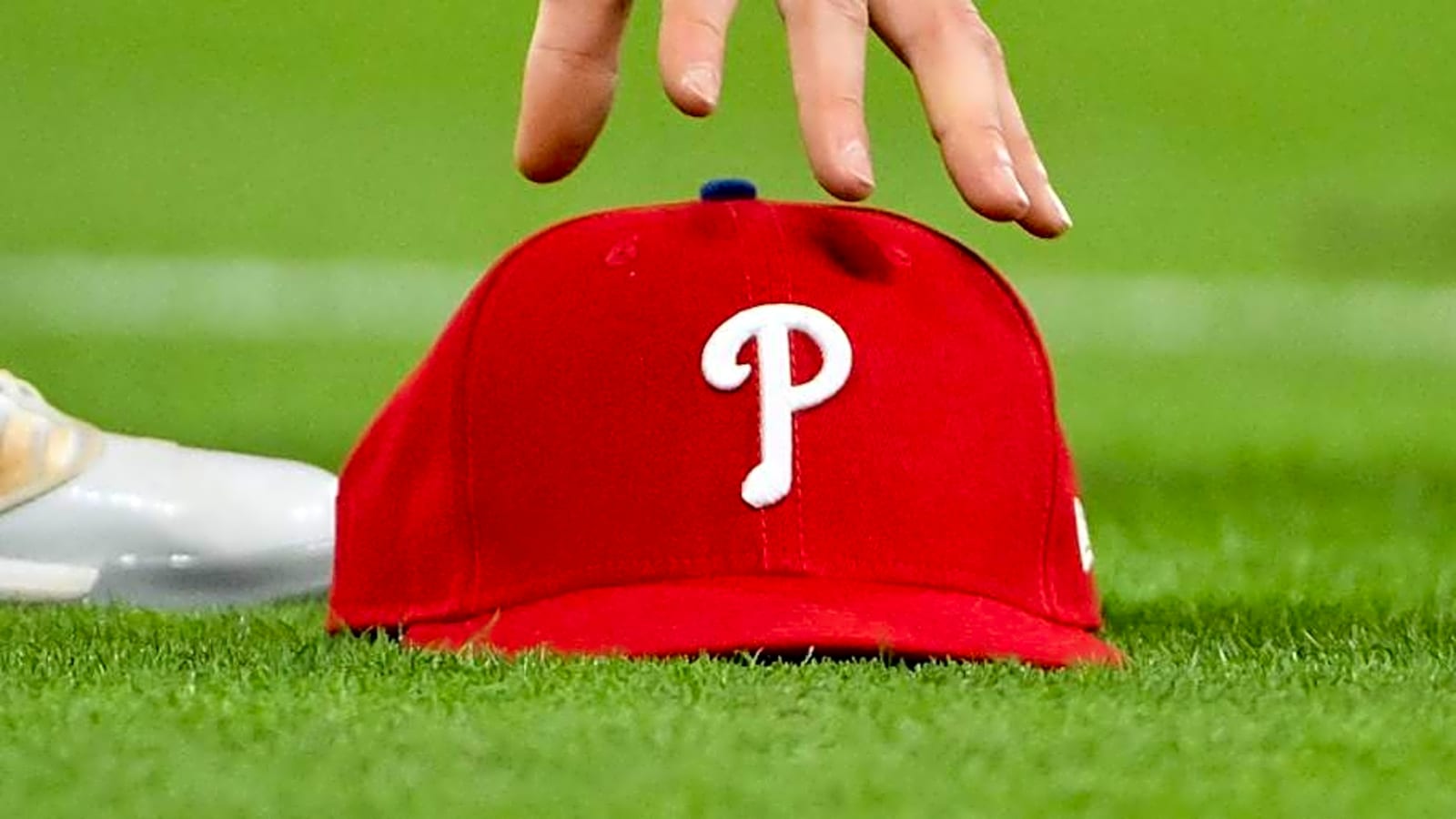 Phillies Free Agent Pitcher's Massive Projected Market Makes Keeping Him Difficult