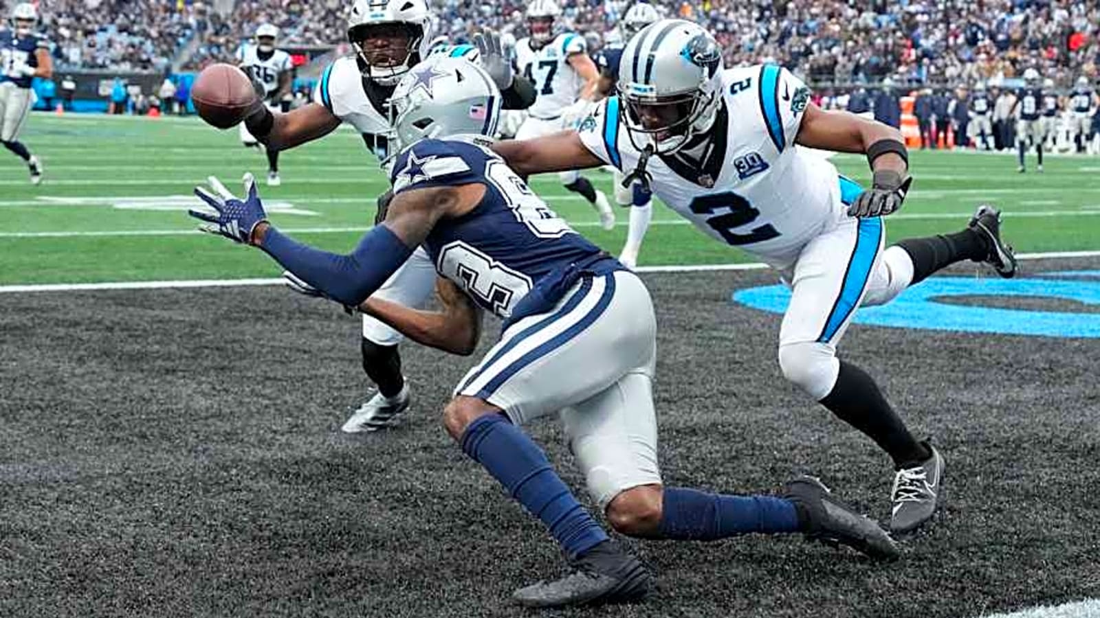 Cowboys release fan-favorite WR, should admit defeat on brutal draft class