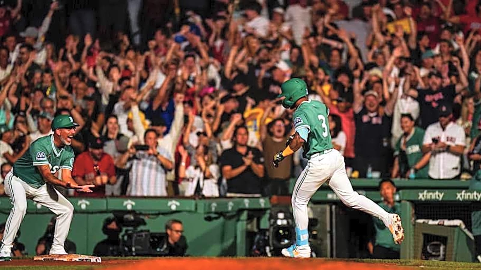 Boston Red Sox Announcer Dave O&#39;Brien Goes Wild For Ceddanne Rafaela Walk-Off HR