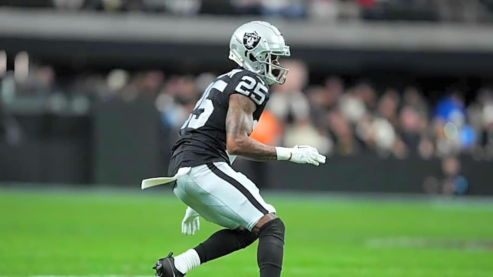 Raiders' Decamerion Richardson Will Battle For a Starter Role
