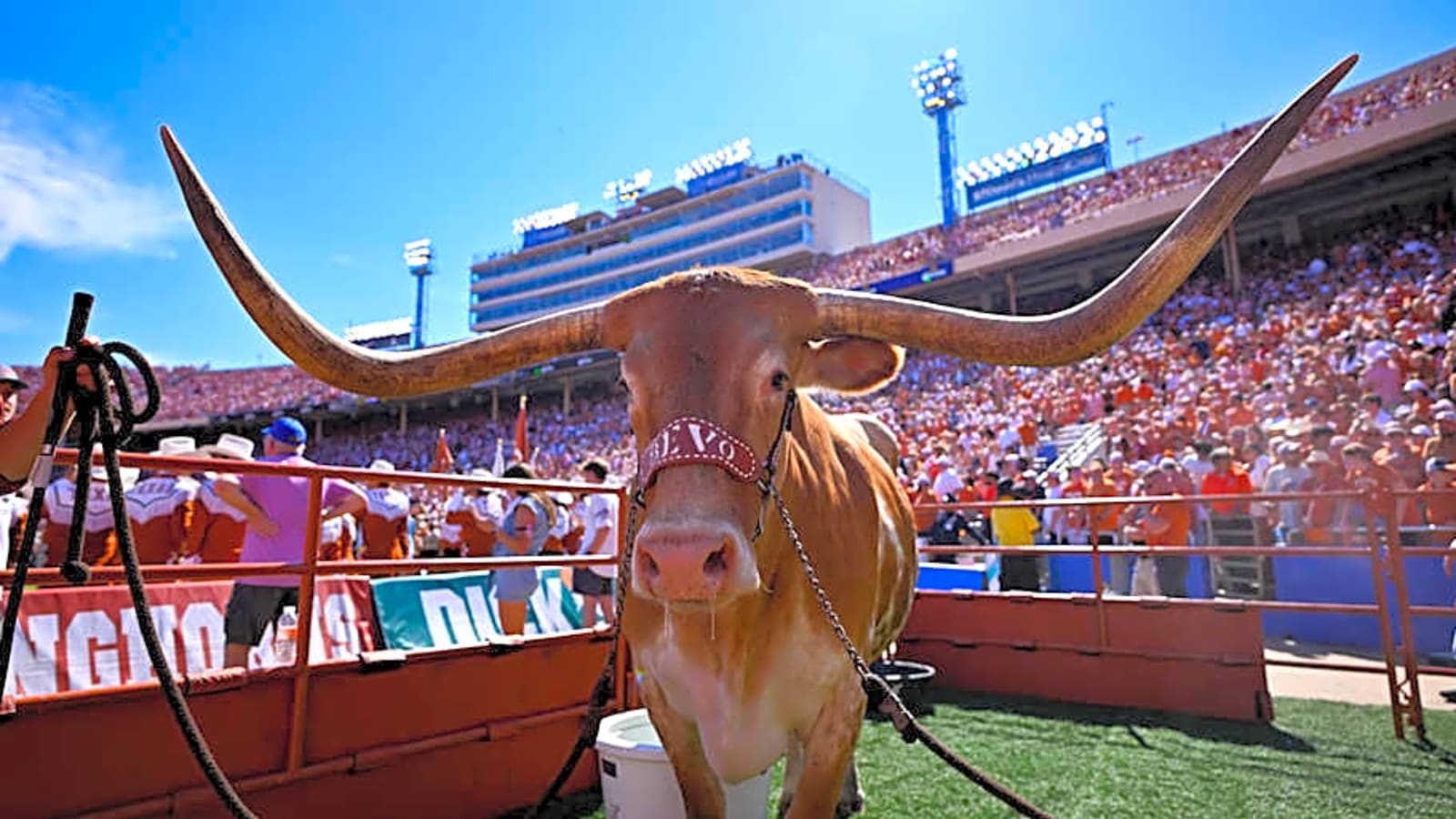 4-Star Texas Longhorns WR Target Sets Commitment Date