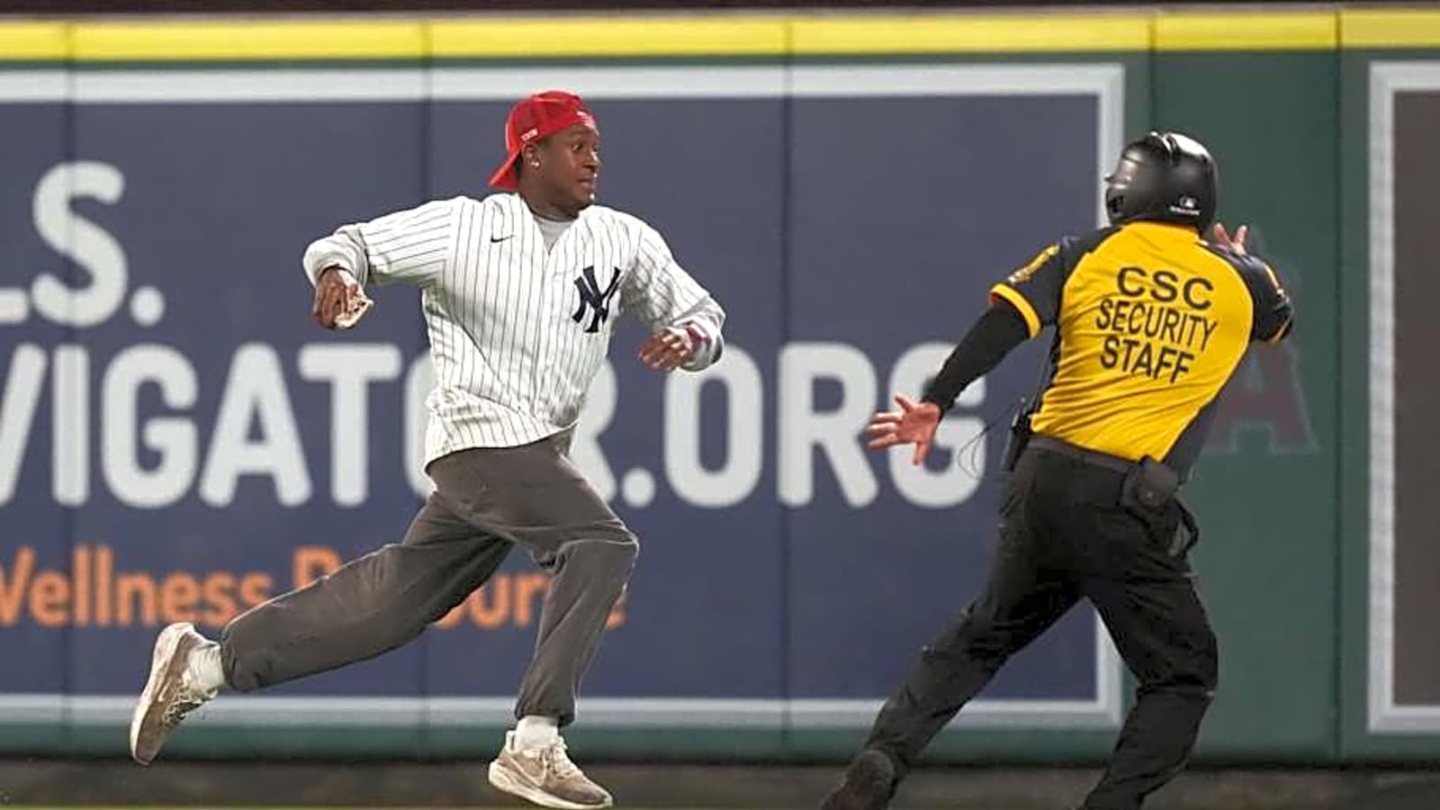 Yankees Fan Takes on Security During Game