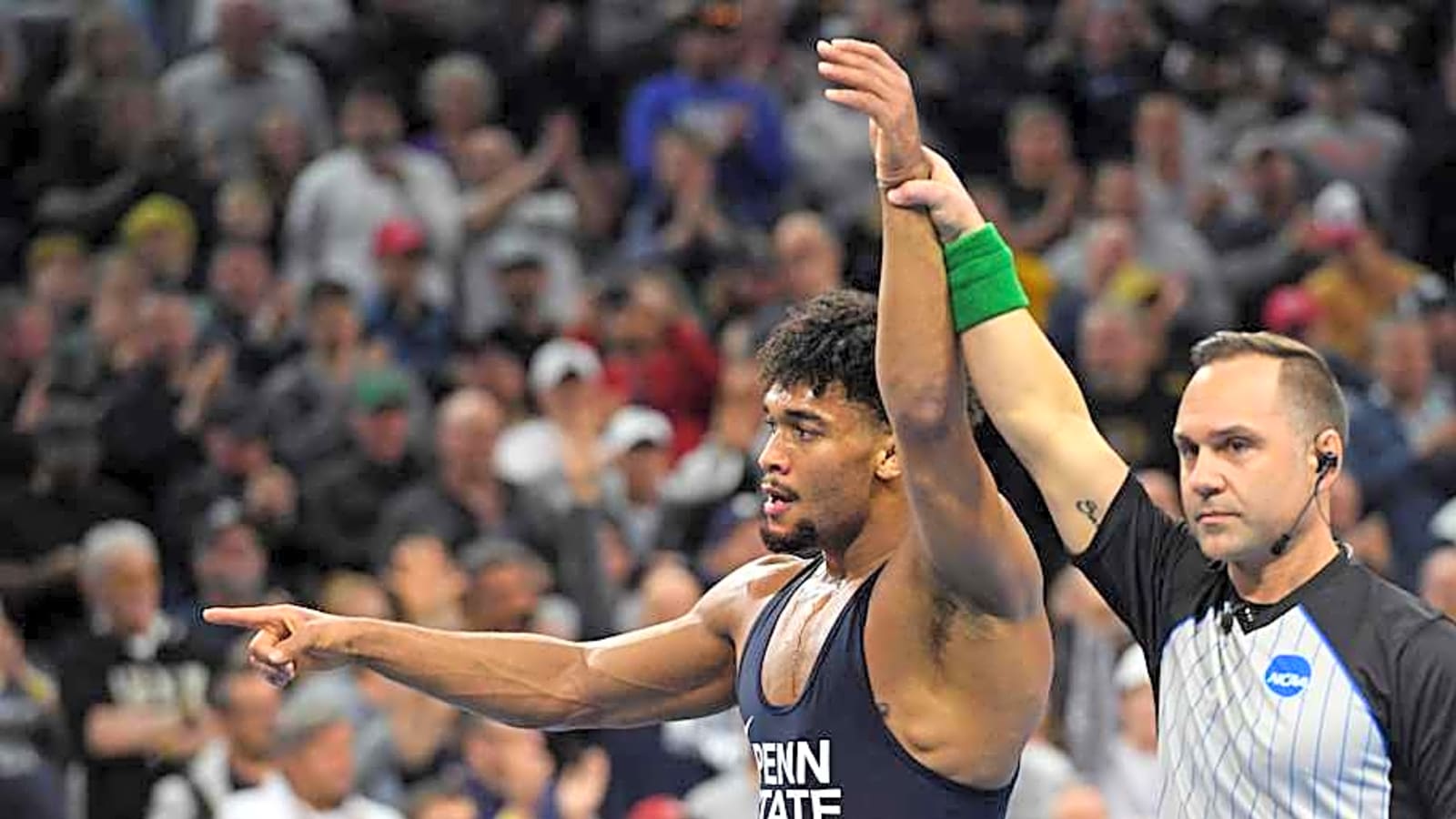 Carter Starocci, Jess Mruzik Honored as Penn State&#39;s Athletes of the Year