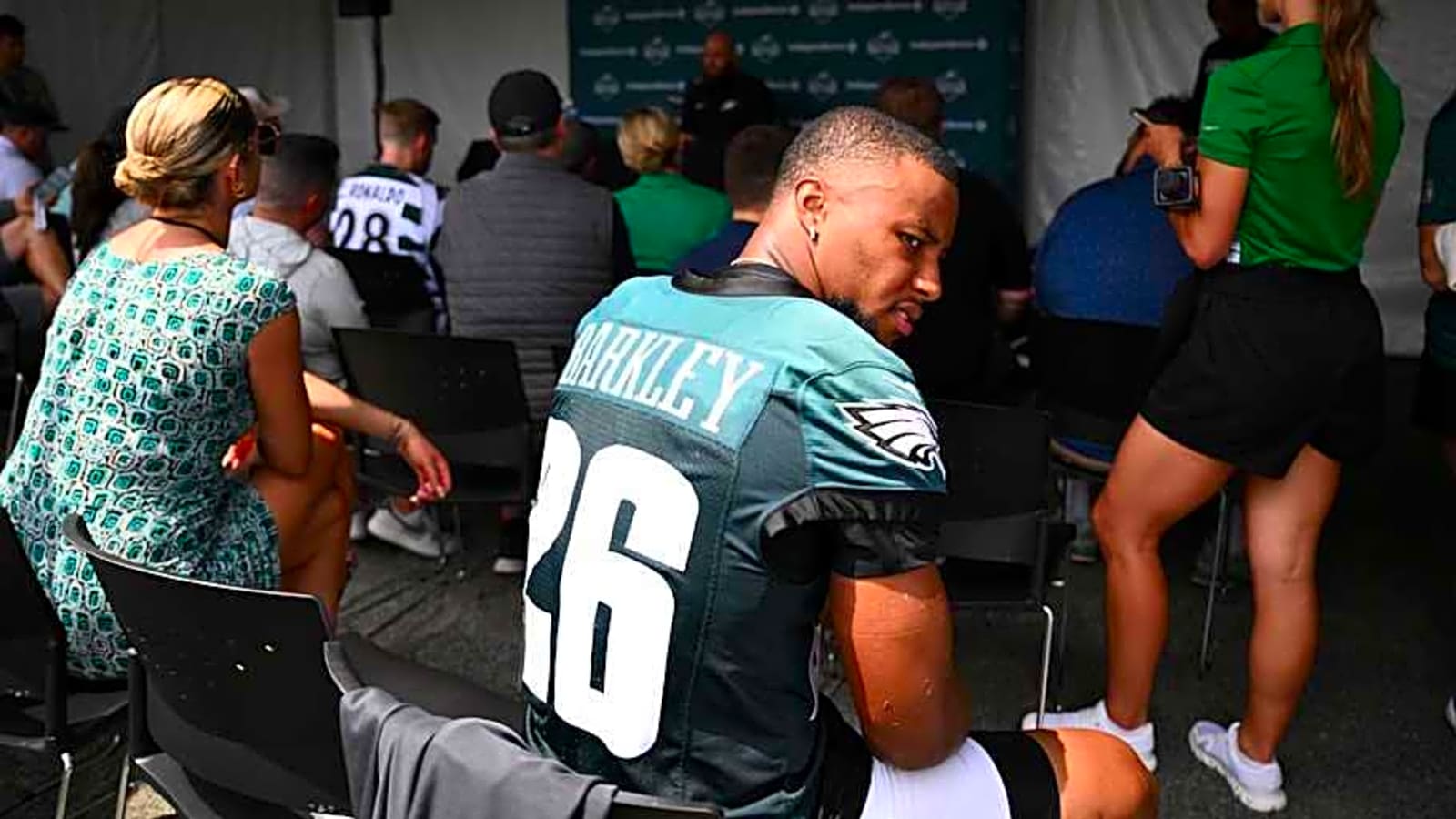 Eagles&#39; Saquon Barkley Responds To Viral Giants Drama