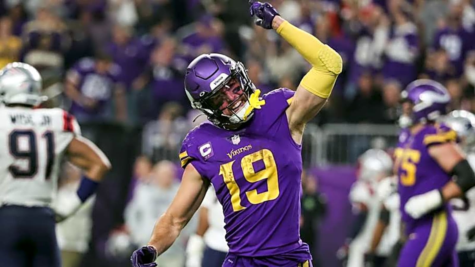 Adam Thielen traded back to the Vikings