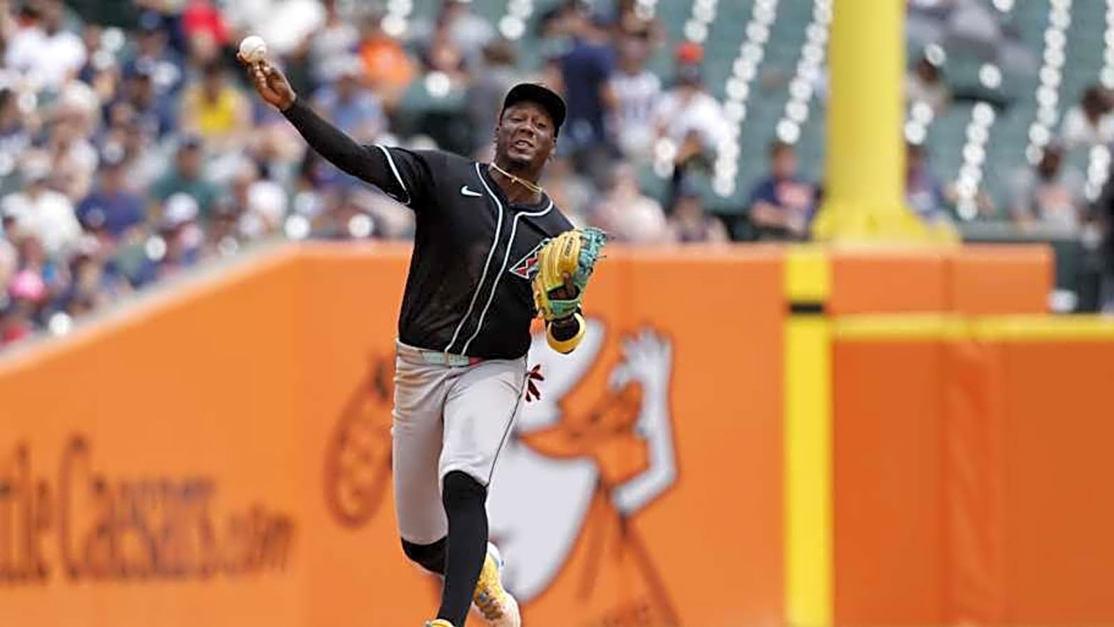 Pivotal Throwing Error Opens Floodgates in D-backs&#39; Loss to Tigers