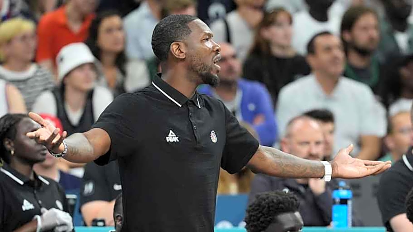 Rockets Assistant Could Join Suns as Head Coach