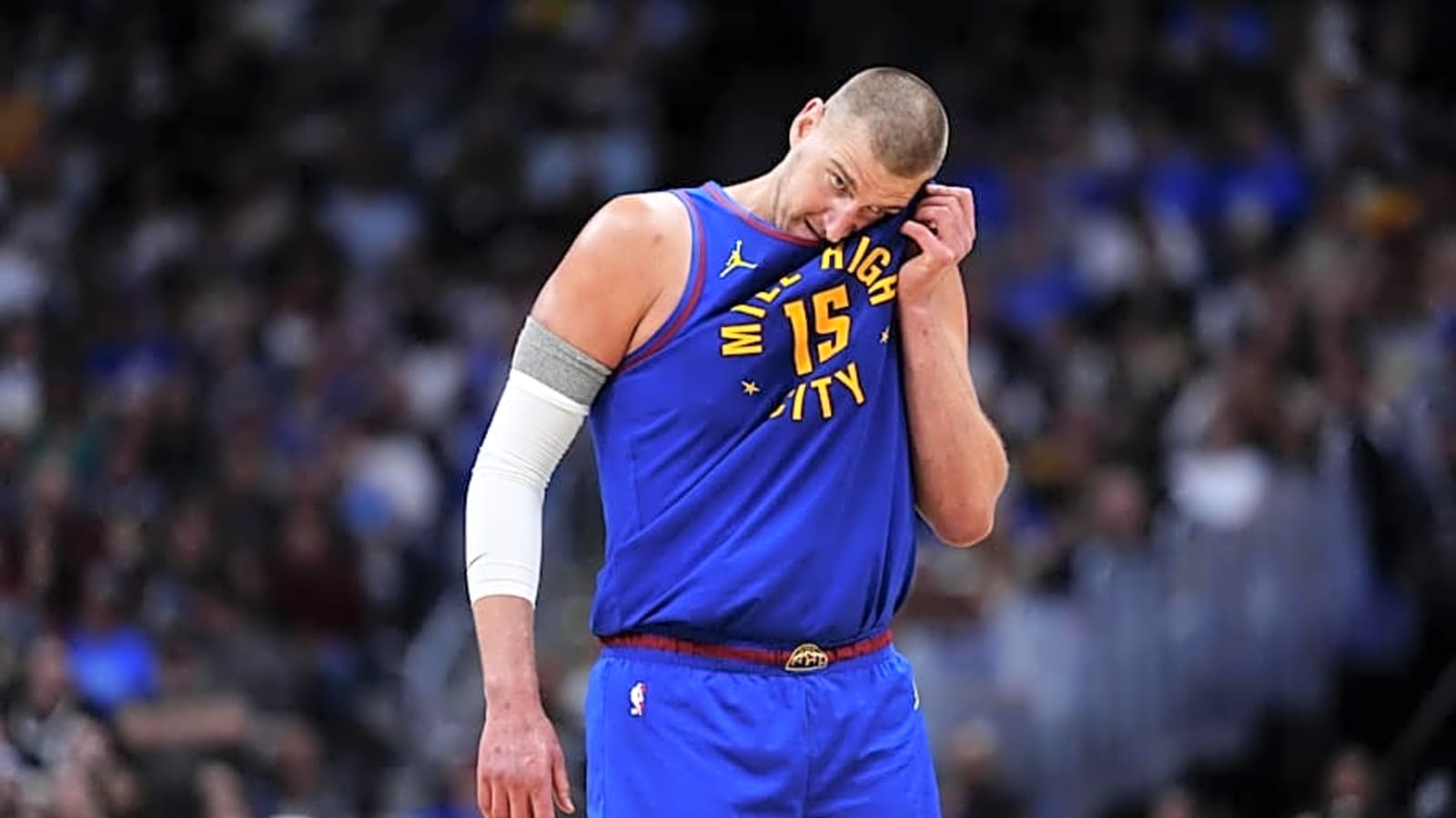 Nuggets' David Adelman Speaks on Jokic Passing Up Floater in Game 2