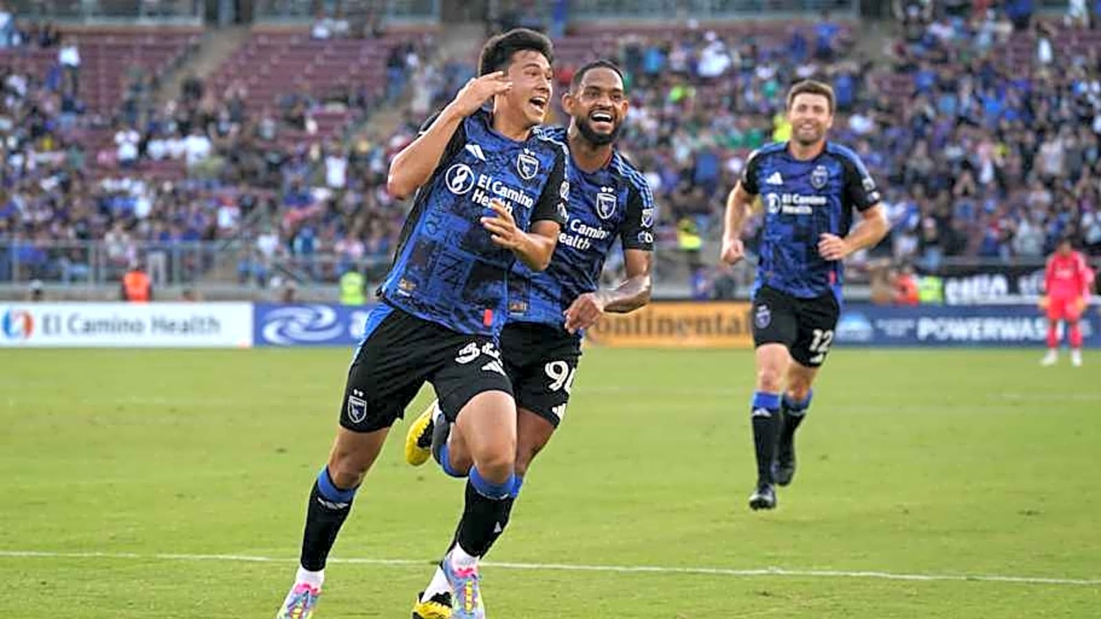 SJ Quakes, LA Galaxy Draw at Stanford Stadium
