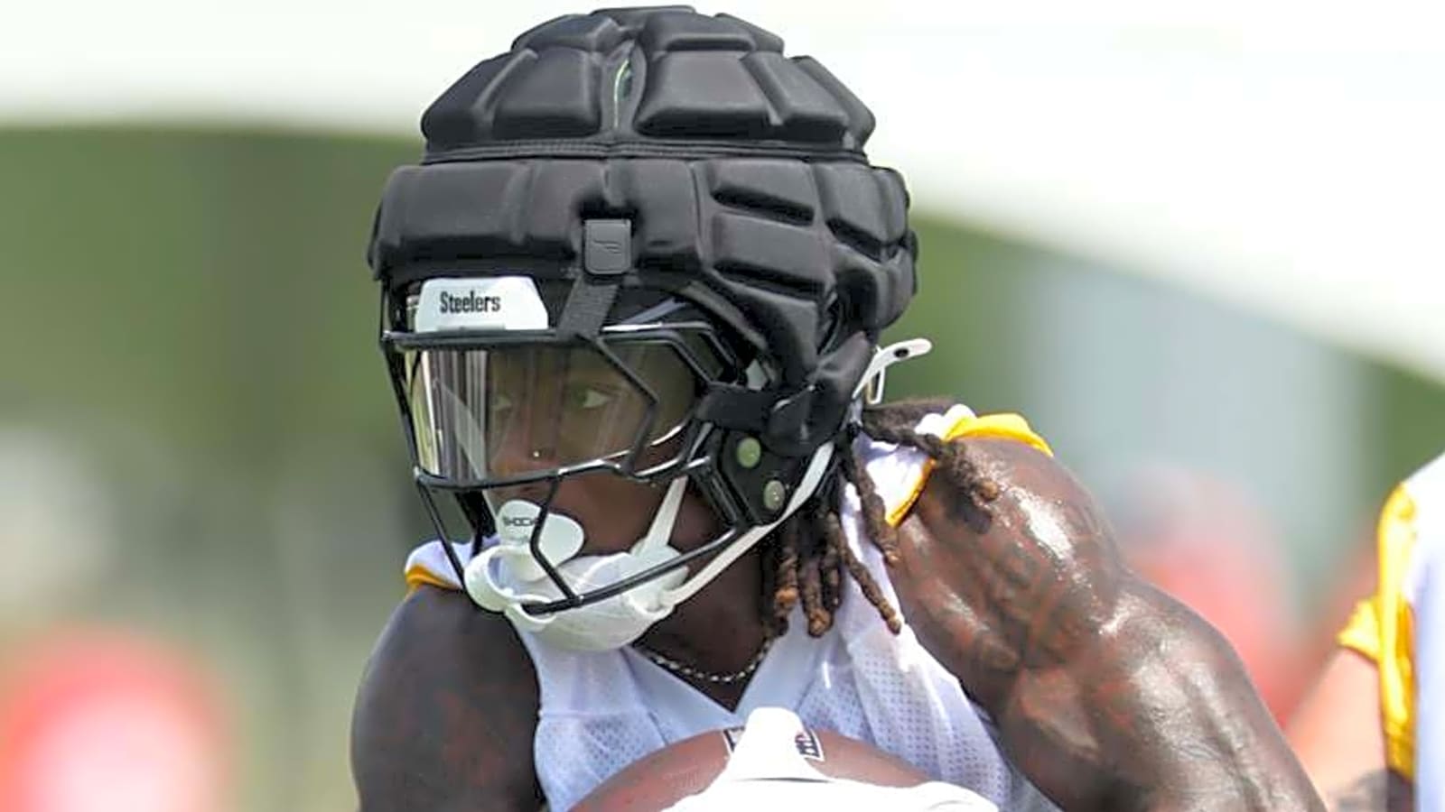 Steelers Rookie Kaleb Johnson Set to Work With Pittsburgh Legend