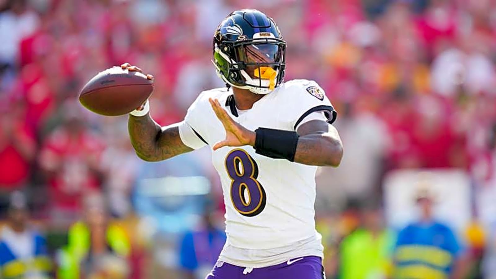 Ravens&#39; Lamar Jackson Exits Chiefs Game With Hamstring Injury