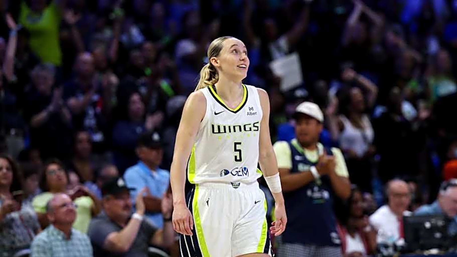 UConn Star Paige Bueckers Receives Strong Backing in Rookie of the Year Chase