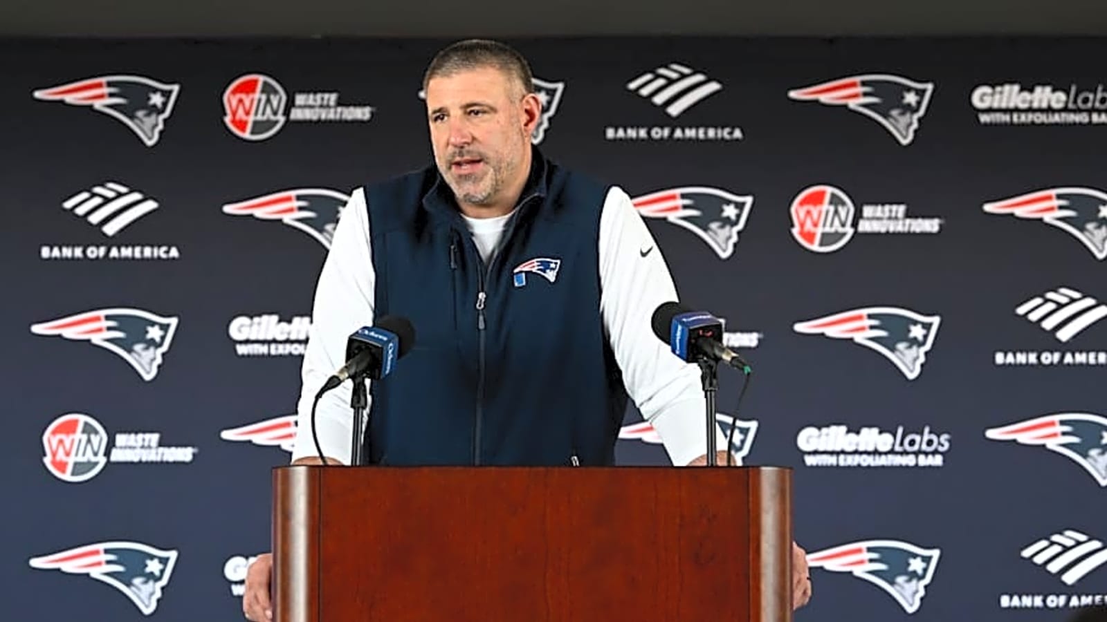 Patriots, Vrabel Begin Voluntary Minicamp at Gillette Stadium