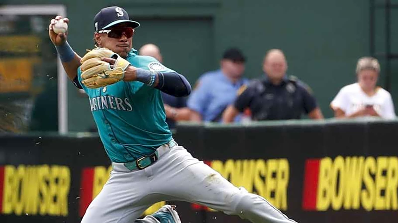 Pirates Showing Interest in Mariners Second Baseman