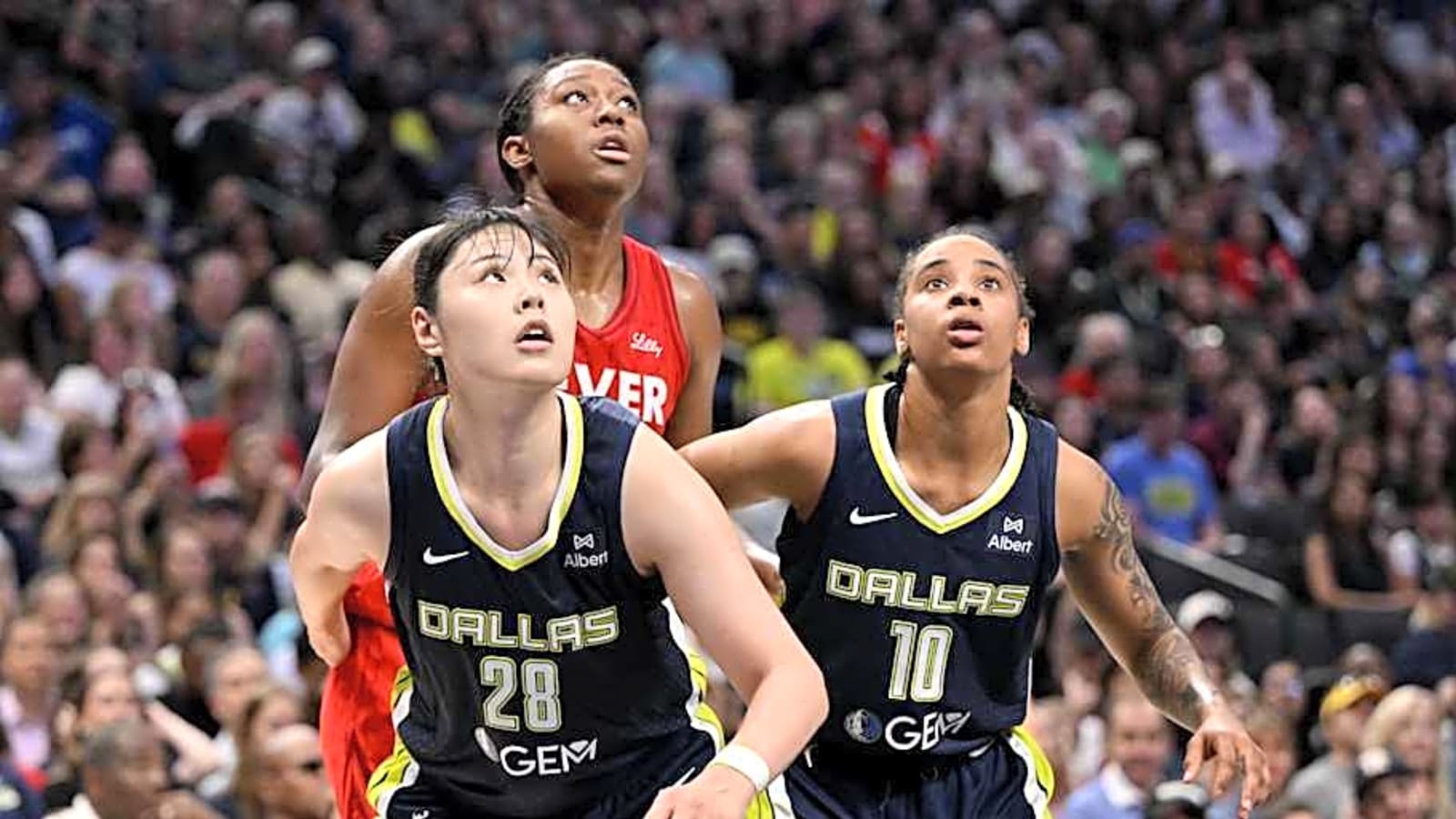 Dallas Wings starter makes big offseason announcement, joining Paige Bueckers