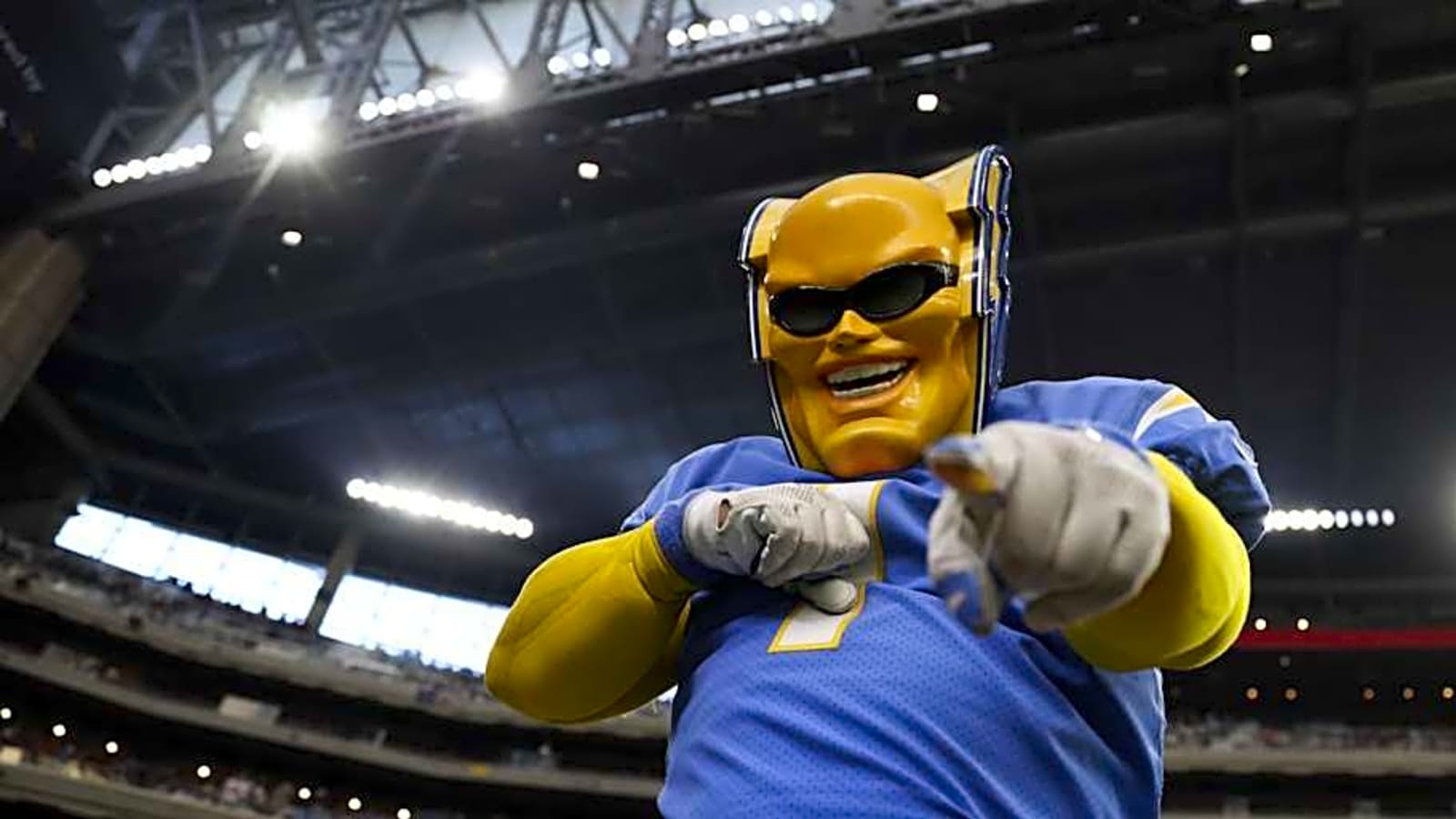 Chargers&#39; random contract extension decision left fans perplexed and underwhelmed