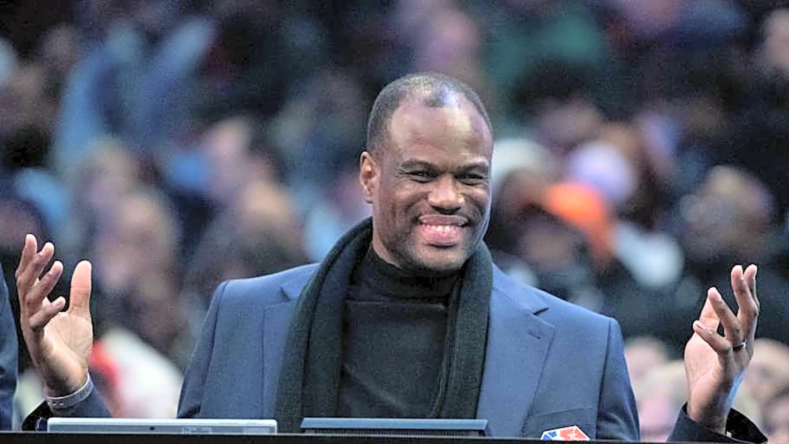 NBA Champion Makes Surprise Choice Between David Robinson And Hakeem Olajuwon